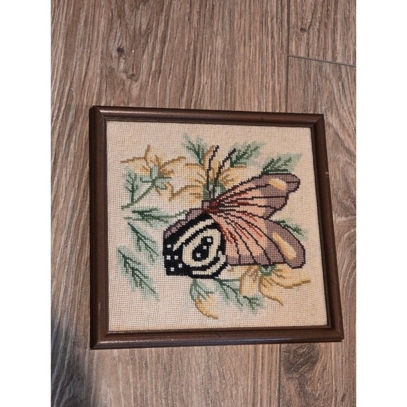 Vintage Framed Butterfly Needlepoint Embroidery Wall Art 7x7 - Picture 3 of 11